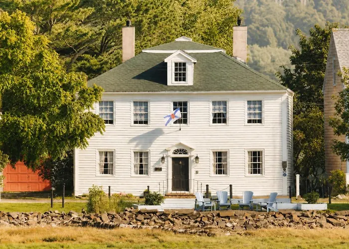 Bailey House Inn - Georgian Waterfront Retreat Annapolis Royal