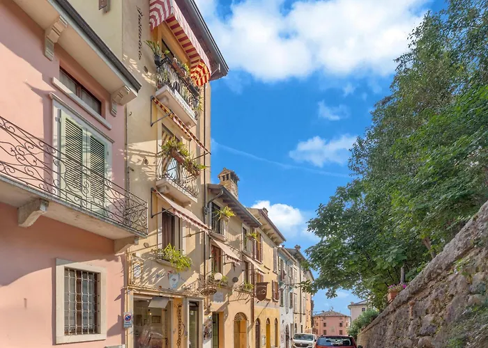 Bed and Breakfast The Tower Of The Old King Desenzano del Garda