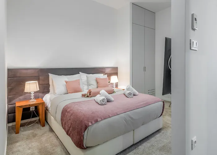 Starlight Luxury Suites Split