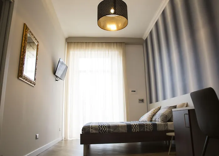 Garibaldi Rooms Naples