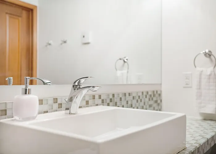 Accueil Chez Francois Bed & Breakfast Montreal