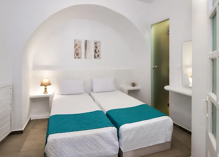 Lava Stone Bed & Breakfast Oia