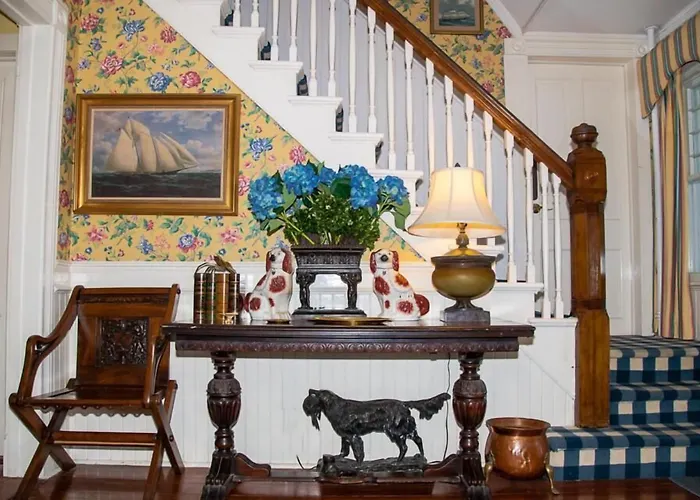 Harbor Knoll Bed & Breakfast Greenport