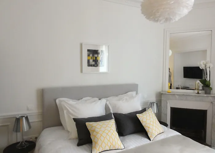 Relais12Bis Bed & Breakfast By Eiffel Tower Paris