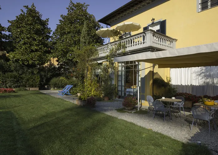 Al Porto Di Lucca B&B