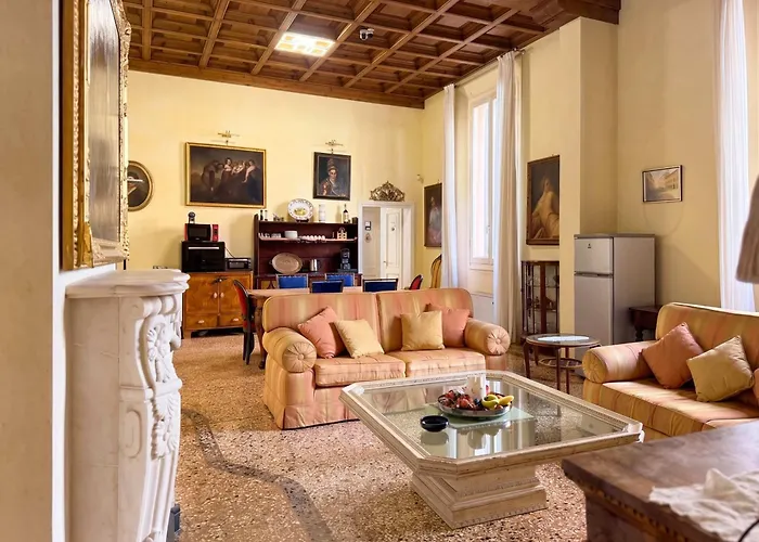 Gran Suite Piazza Maggiore - T&T communications Bologna