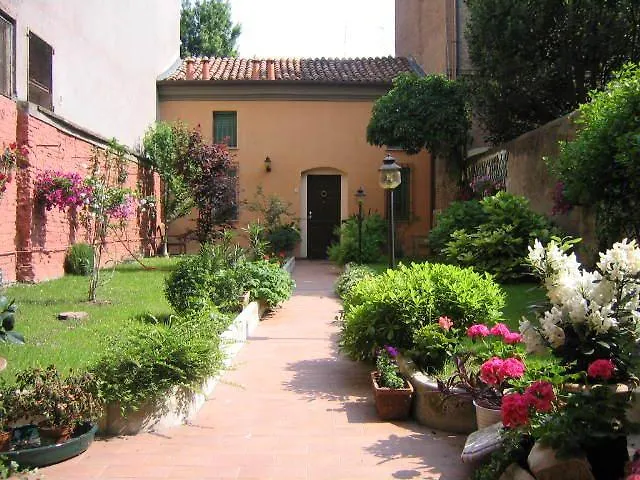 Bed and Breakfast Il Giardino Fiorito Ferrara