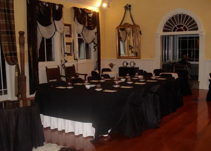 Cotter House Luxury Retreat Bed & Breakfast Auckland