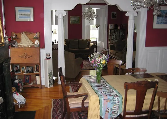 Historic Hill Inn Newport