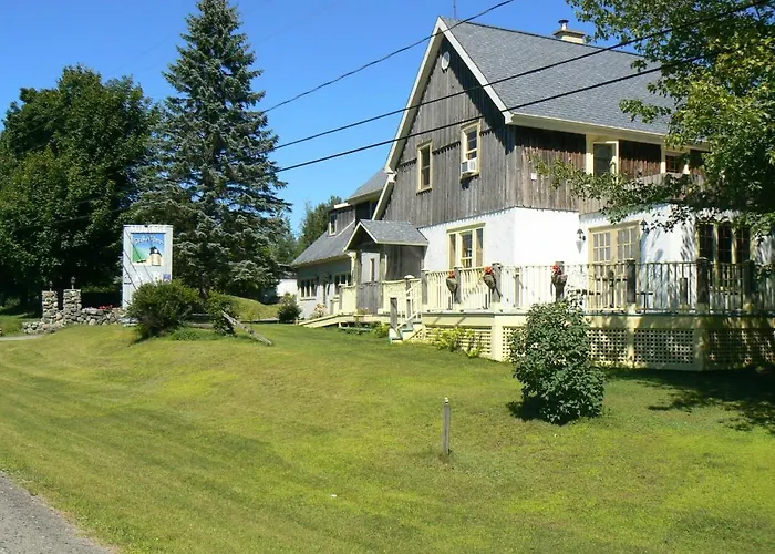 Auberge De La Tour Et Spa Magog