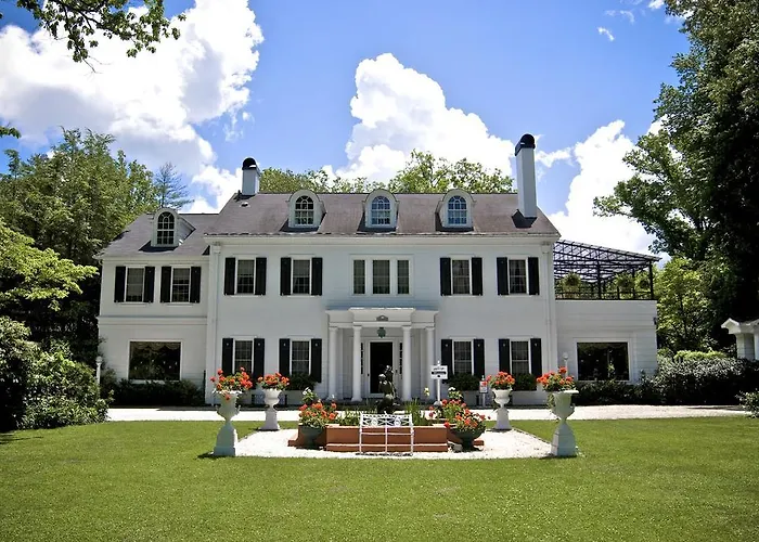 The Melange Inn Hendersonville