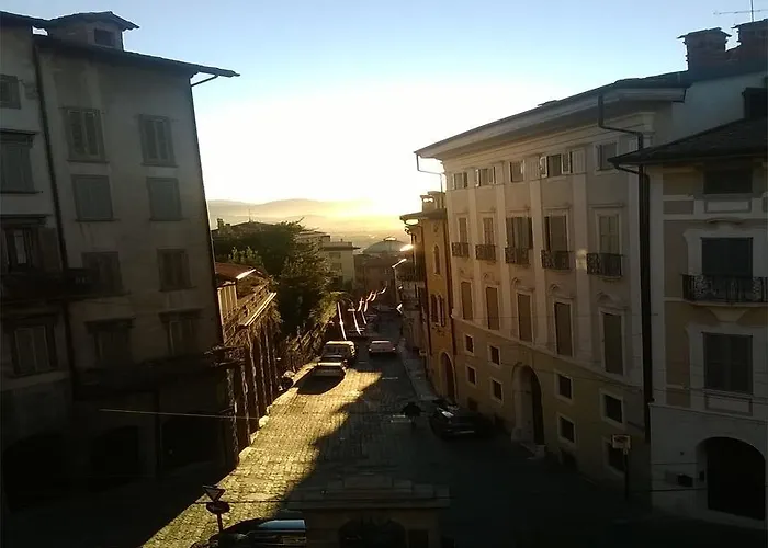 Bed and BreakfastUptown B'N'B