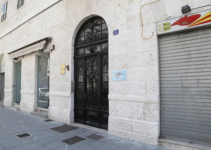 B&B Porto Vecchio ROOMS - Stazione Centrale Trieste