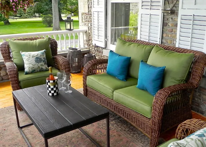 1837 Cobblestone Cottage Canandaigua