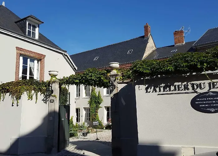 Au Jeu De Paume Bed & Breakfast Epernay