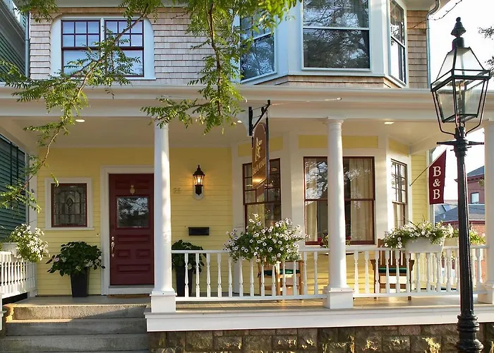 Almondy Inn Bed & Breakfast Newport