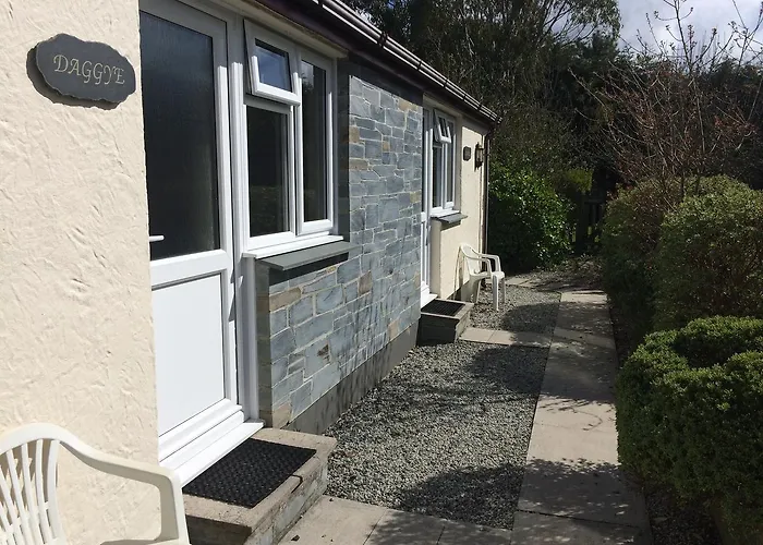 Crown House & Lodges B&B Helston