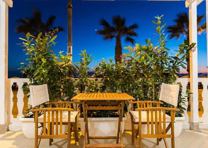 Bed and BreakfastBreak For Two