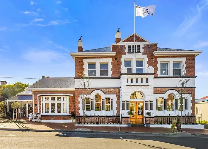 Cygnet Old Bank Bed & Breakfast