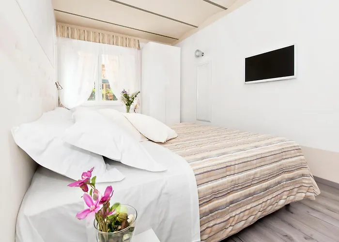 Bed and BreakfastWhite Rooms Colosseo