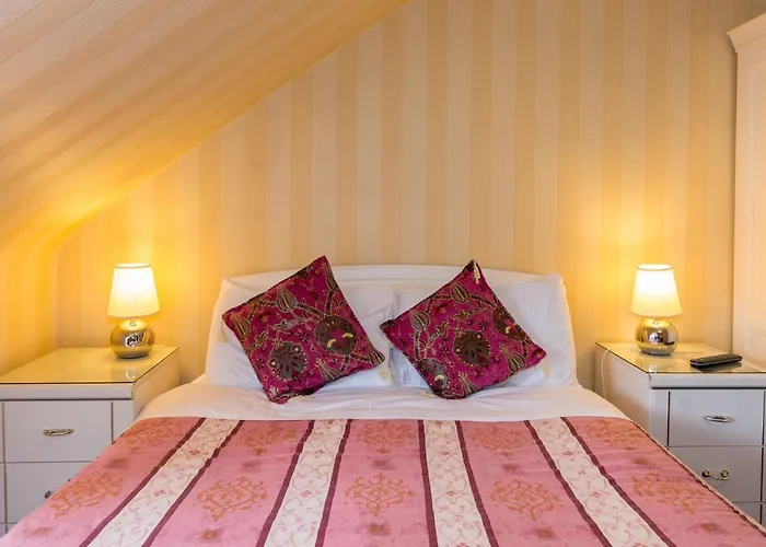 Bed and BreakfastMenzies Guest House