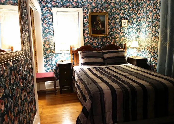 Acacia Bed & Breakfast Niagara Falls