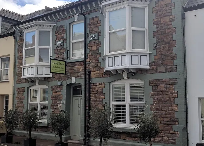 Lion House Bed & Breakfast With Restaurant