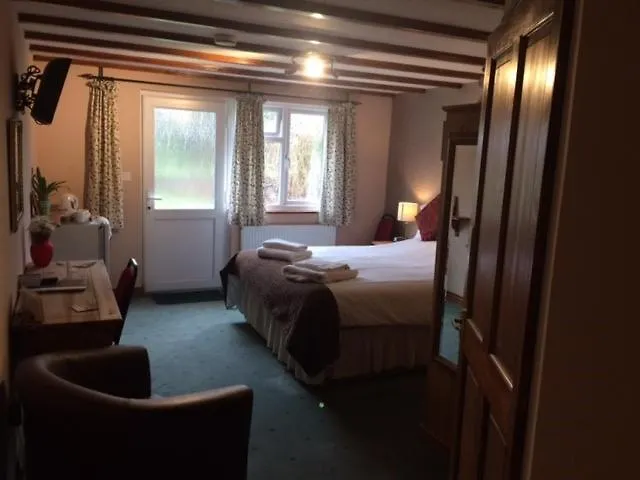 Crown House & Lodges B&B Helston