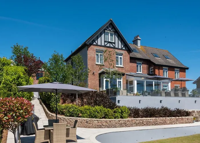 The Dartmouth Boutique B &B Bed & Breakfast