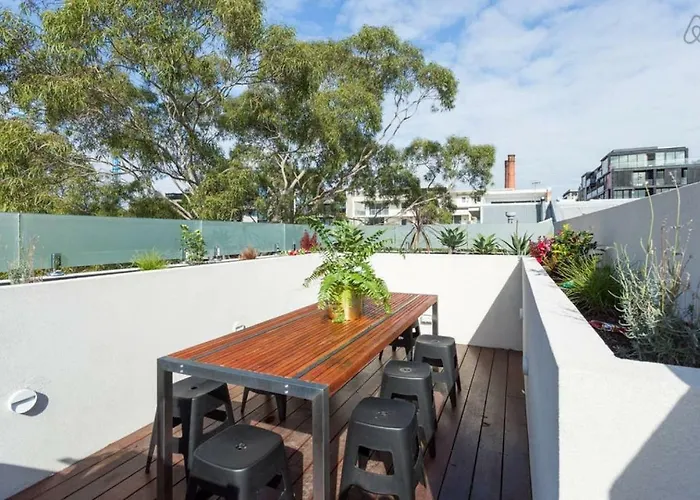 Lola Three Levels Of Style With Rooftop Terrace Melbourne