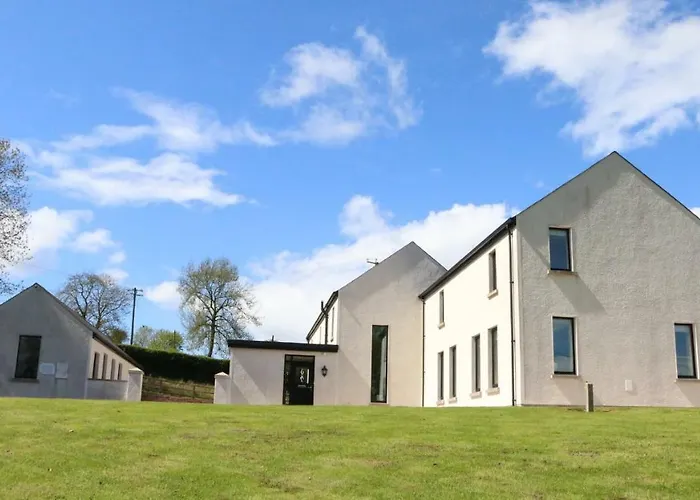 Emy Lakehouse - Near Castle Leslie, Glaslough Monaghan