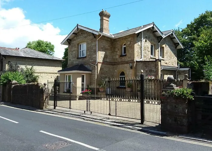 Bed and BreakfastChine Side