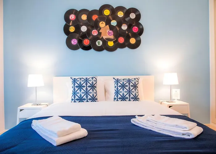 Vinyl Flat Bed & Breakfast - Rooms Lagos