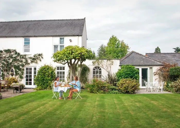 Bed and BreakfastLittle Manor