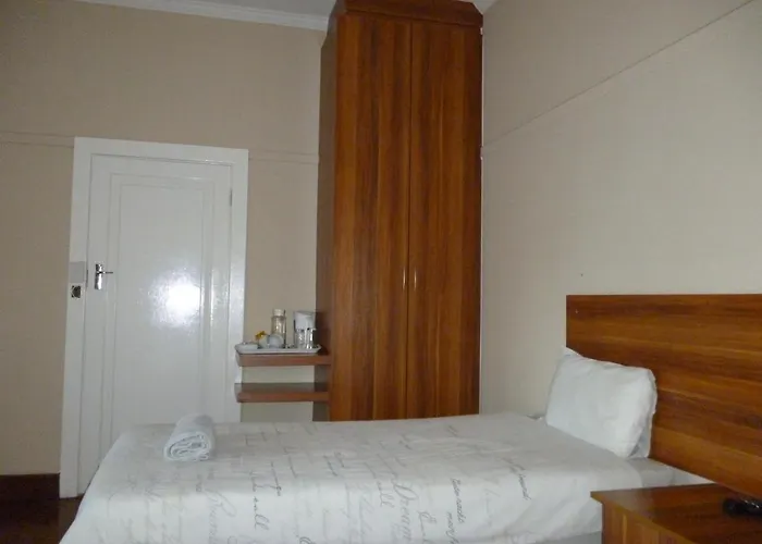 Royal Guest House East London