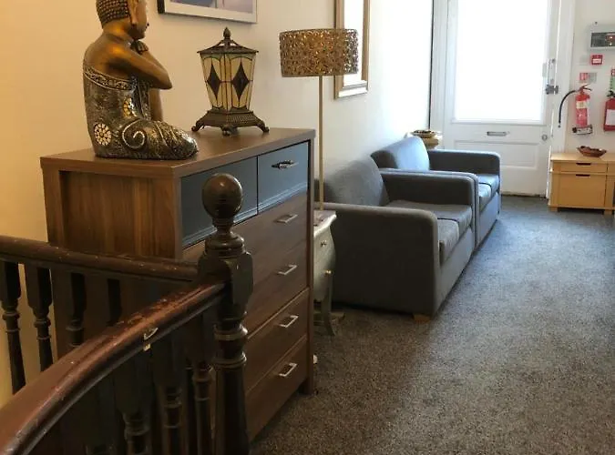 Renfrew Rooms At City Centre